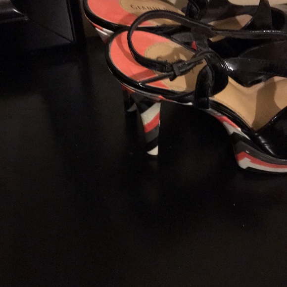 Shoes - Picture 3 of 4